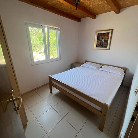 Willa Kuca Za Odmor Buba, Otok Zut Pristanisce Zewnętrze zdjęcie
