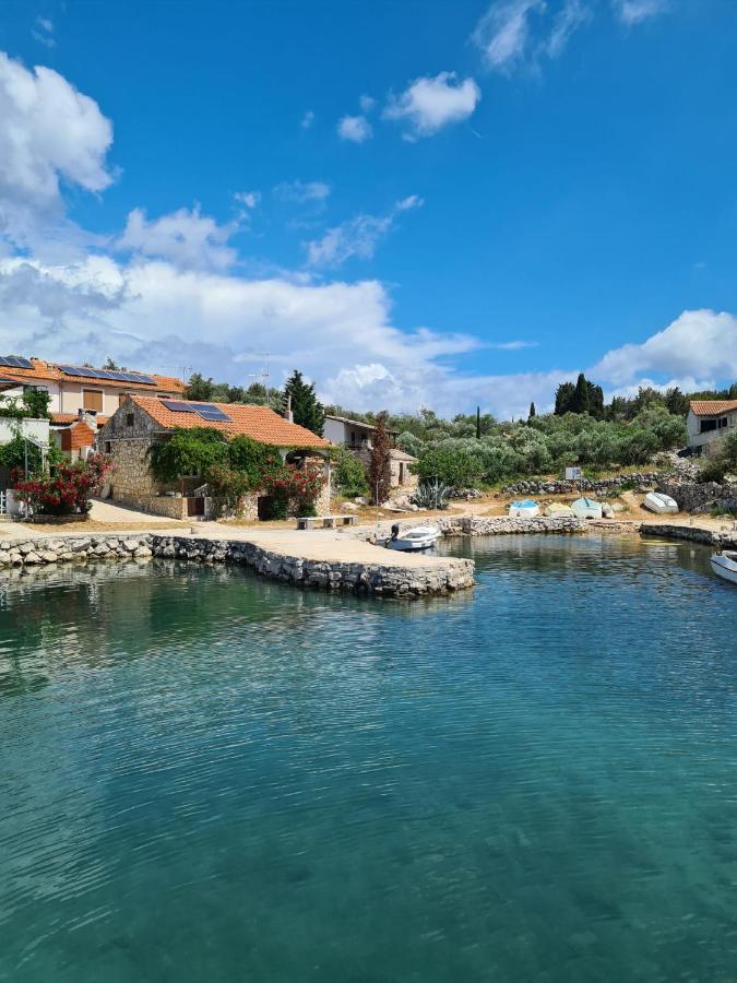 Willa Kuca Za Odmor Buba, Otok Zut Pristanisce Zewnętrze zdjęcie